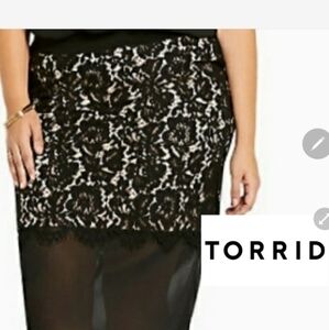 Torrid Lace Bodycom skirt 2X NWT‎